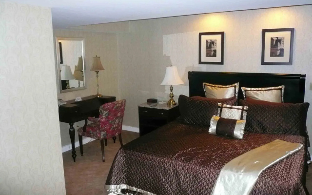 photo 2 of The Baron Hotel