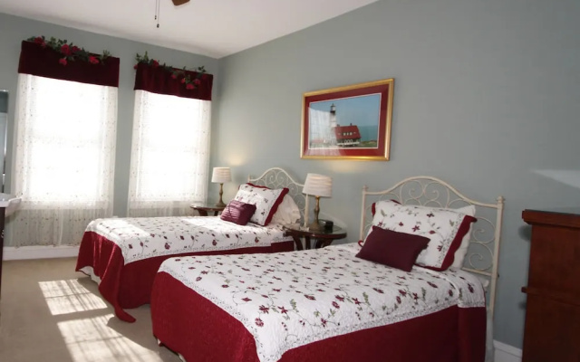 photo 2 of Beacon House