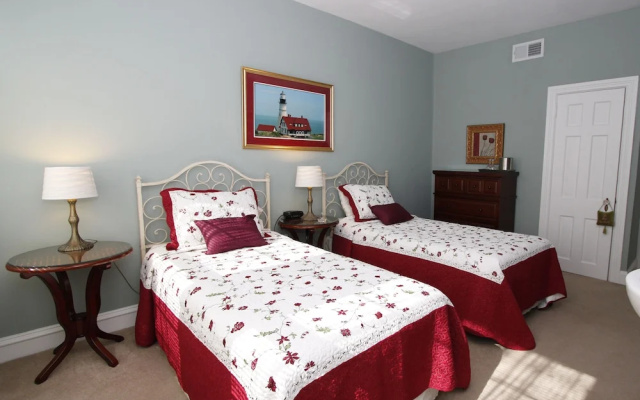 photo 4 of Beacon House