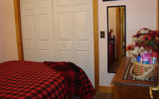 photo 3 of The Bear Den