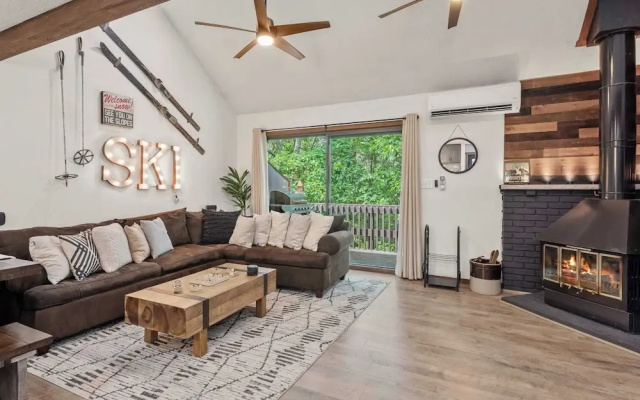 photo 3 of Prime Location on Camelback Mtn, Renovated w/ Movie & Game Room The Bear's Den