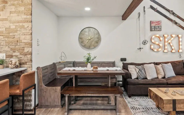 photo 4 of Prime Location on Camelback Mtn, Renovated w/ Movie & Game Room The Bear's Den