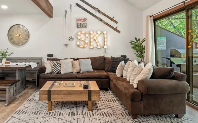 photo 5 of Prime Location on Camelback Mtn, Renovated w/ Movie & Game Room The Bear's Den