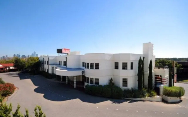 photo 5 of Belmont Hotel