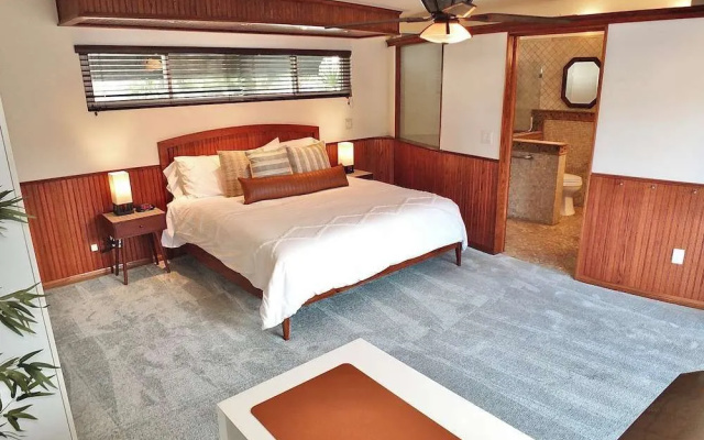photo 5 of The Belmont Beach Bungalow Pool & Hot Tub!