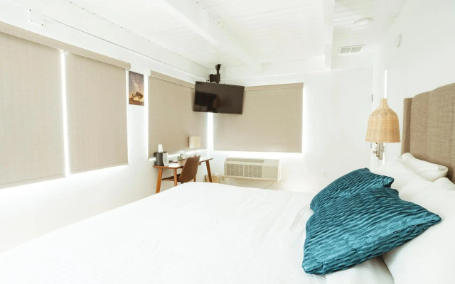 photo 4 of The Belmont Shore Inn