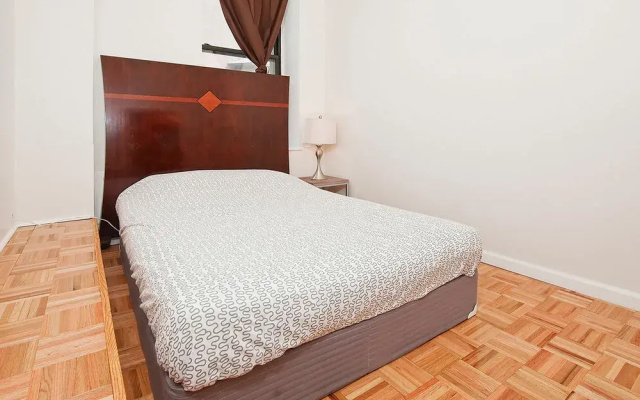 photo 2 of 1- 2 Bedroom Apt Midtown East 28 Street