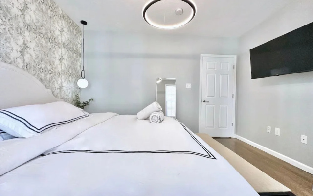 photo 3 of The Beverly at Mt. Lebanon by Luxe PGH