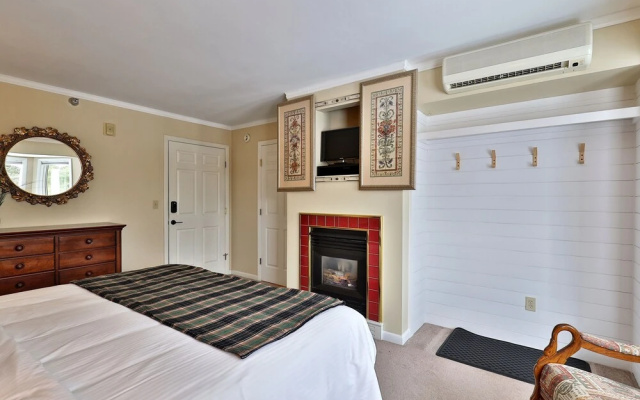 photo 2 of The Birch Ridge: 3 Guest Rooms W/ Ensuite Baths, Fireplaces, Jacuzzi Tubs, Hot Tub & More! Block C 3 Bedroom Home