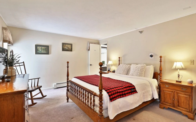 photo 3 of The Birch Ridge: 3 Private Guest Rooms W/ Ensuite Bathrooms, WiFI & Great Shared Spaces! Block B 3 Bedroom Home