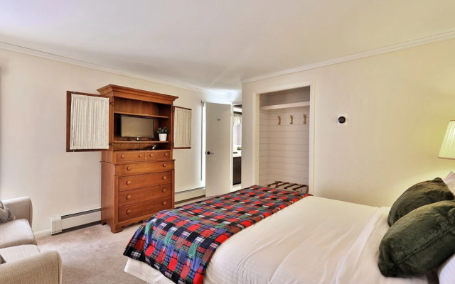 photo 5 of The Birch Ridge: 3 Private Guest Rooms W/ Ensuite Bathrooms, WiFI & Great Shared Spaces! Block B 3 Bedroom Home