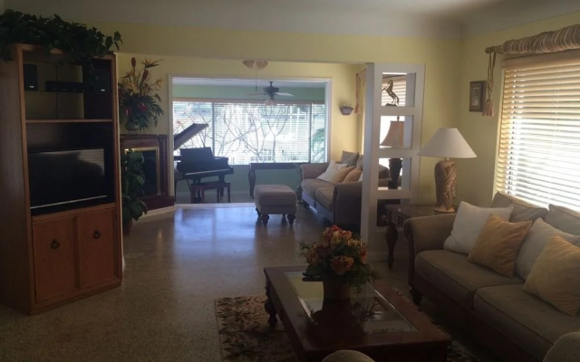 photo 4 of Pass-a-grille Boutique Resort by TechTravel