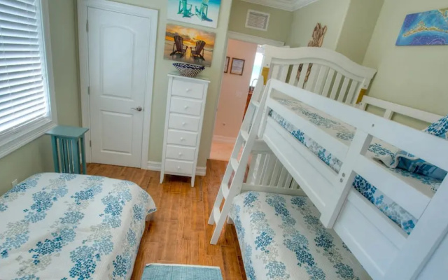 photo 2 of The Blue Horizon Apartment 9