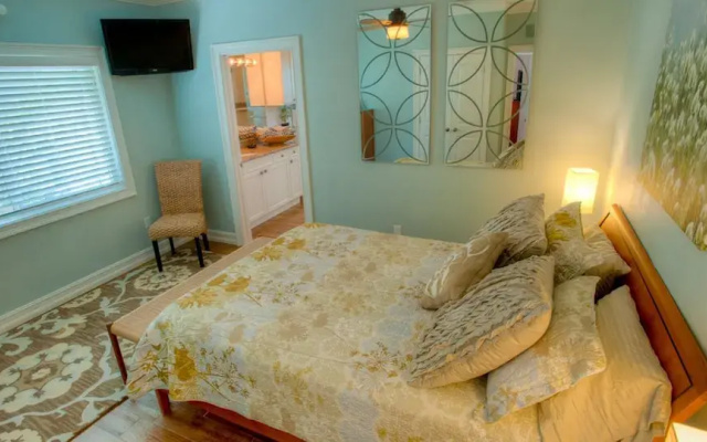 photo 5 of The Blue Horizon Apartment 9