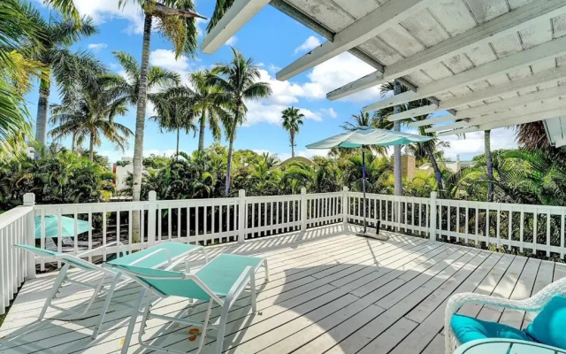 photo 3 of The Blue Pearl 2bd 2br Private Pool and Garden