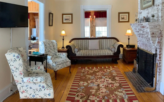 photo 3 of Blue Shutters Inn