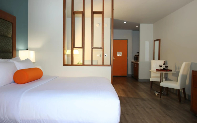 photo 4 of BLVD Hotel and Studios Universal-Hollywood, an Ascend Collection Hotel