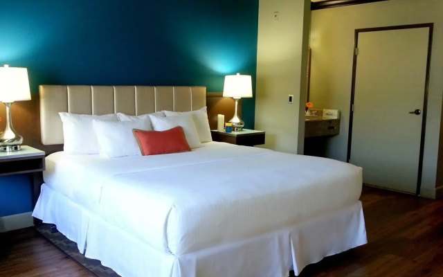 photo 3 of The BLVD Hotel & Suites