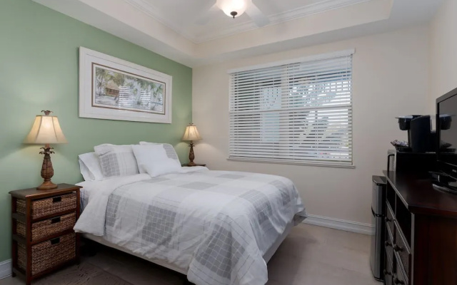 photo 2 of ~the Bonita Paddle Efficiency~ Your Home Away From Home In Paradise 1 Bedroom Condo by RedAwning
