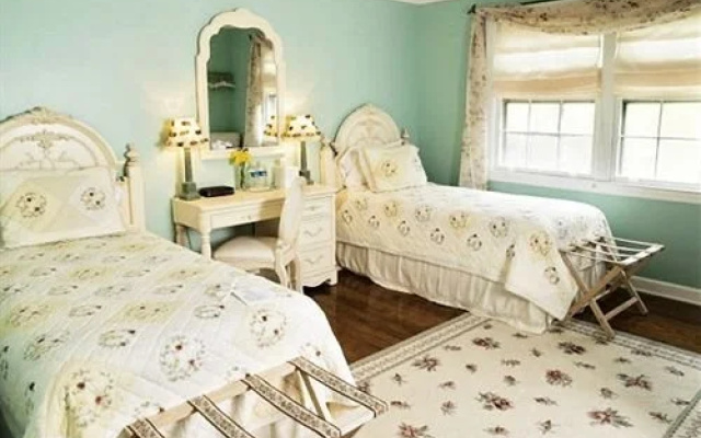 photo 3 of The Brentwood Bed and Breakfast