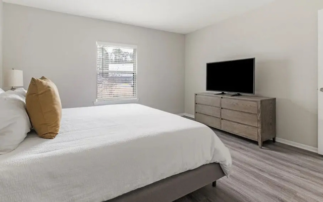 photo 5 of Windsor Highlands Apartments by Landing