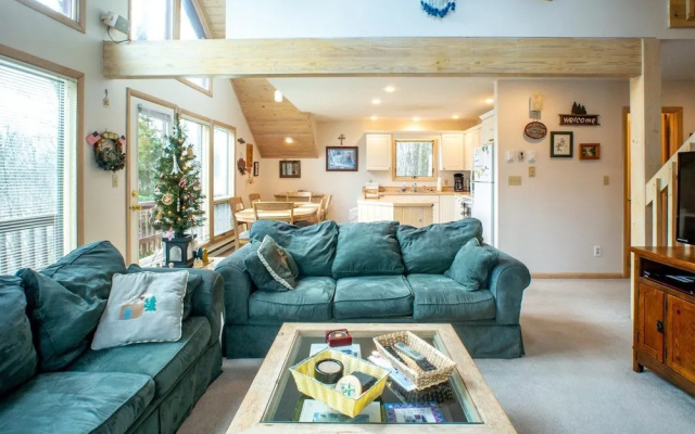 photo 4 of The Cabin