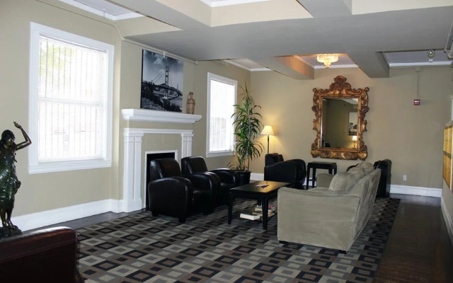 photo 2 of Cable Car Court Hotel