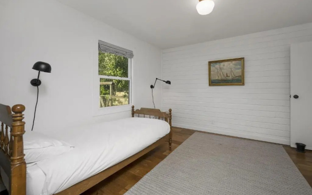 photo 2 of The Calistoga Cottage