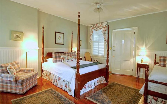 photo 4 of The Cannonboro Inn