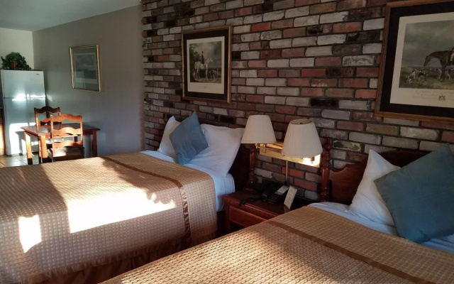 photo 3 of The Carriage House Inn
