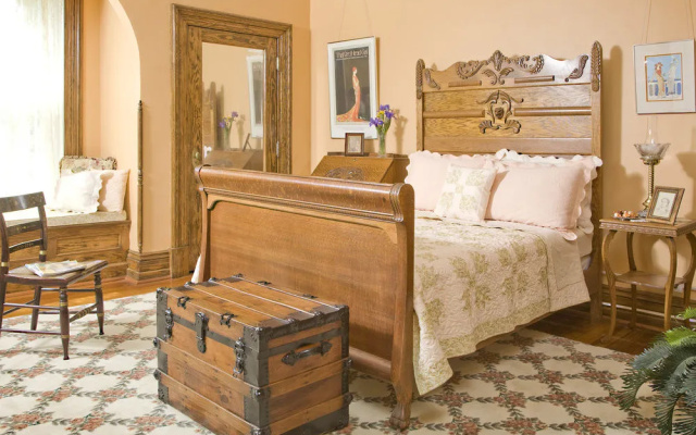 photo 5 of The Carriage House Inn Bed & Breakfast