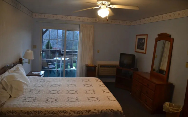 photo 4 of The Chalet Motel & Apts