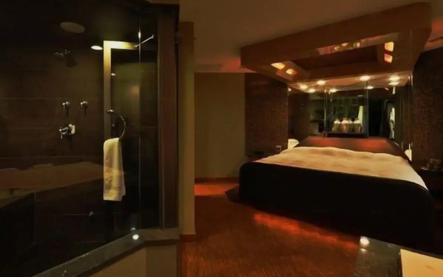 photo 4 of The Champagne Lodge & Luxury Suites