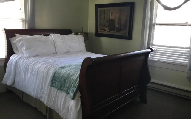 photo 3 of The Charleston Inn