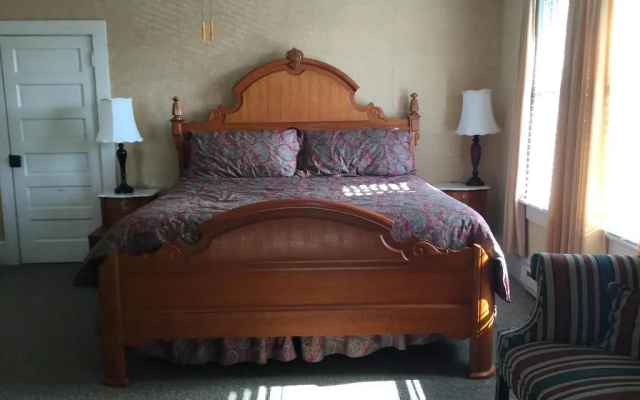 photo 4 of The Charleston Inn