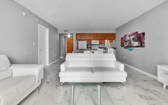 photo 3 of The Club at Brickell Bay Luxury Suites