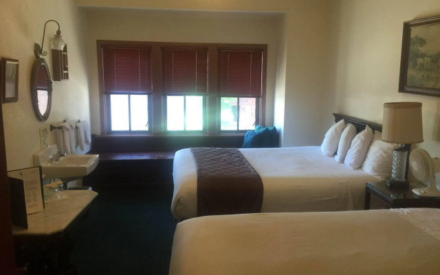 photo 3 of College Inn Hotel
