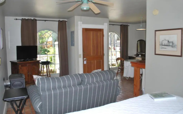 photo 3 of The Cottage at 241 North