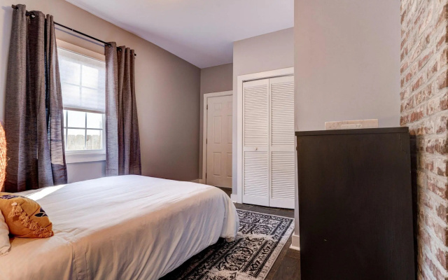 photo 2 of The Crescent City Cottage