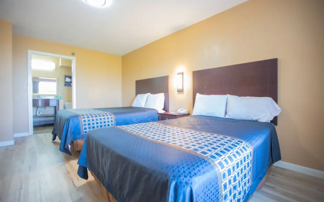 photo 4 of Crossroads Hotel & Suites