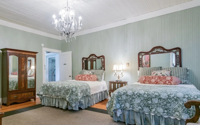 photo 3 of The Crystal River Inn