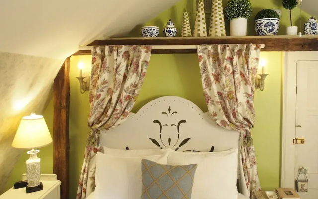photo 2 of The Deacon & James Pharmacy B&B