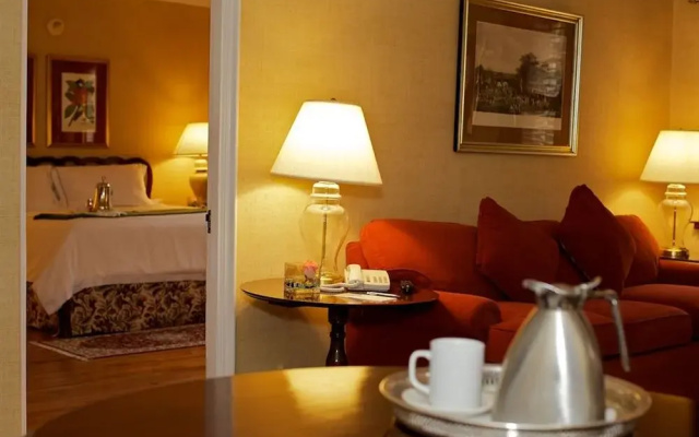 photo 4 of Deer Path Inn