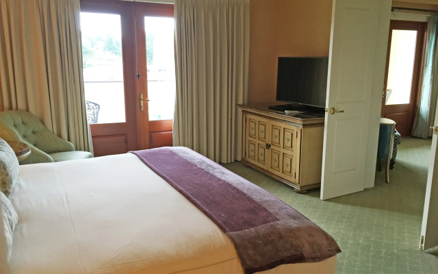 photo 4 of Delamar Greenwich Harbor