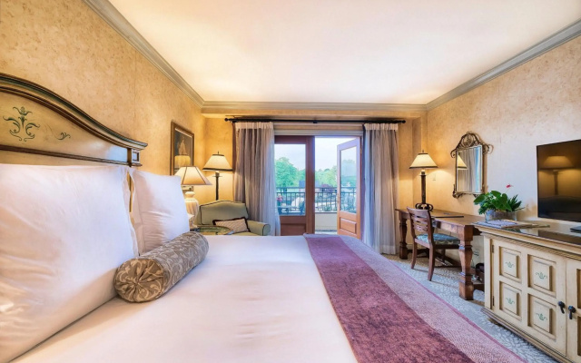 photo 5 of Delamar Greenwich Harbor