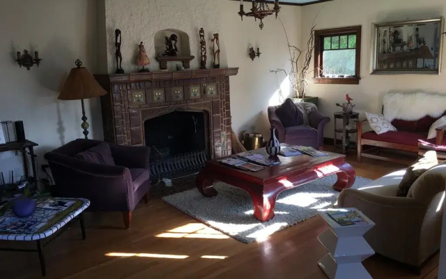 photo 3 of The Doctor's House