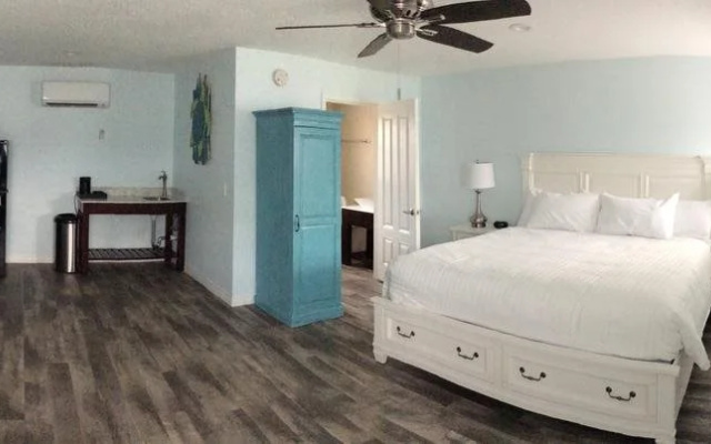 photo 3 of Dolphin Inn