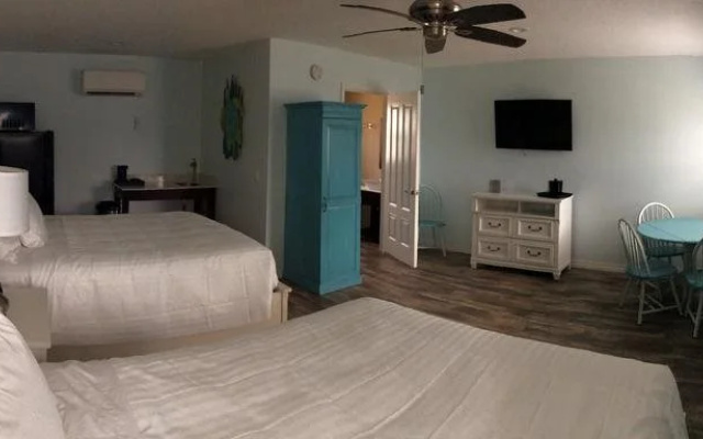 photo 4 of Dolphin Inn