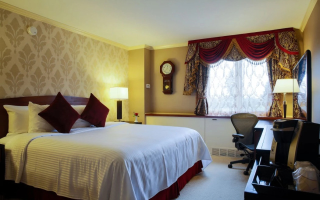 photo 2 of The Drake Oak Brook, Autograph Hotels