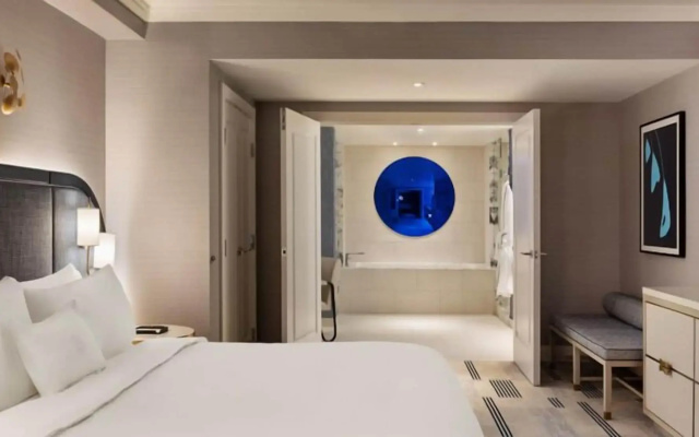 photo 3 of Fontainebleau Las Vegas, MICHELIN Key Award Hotel